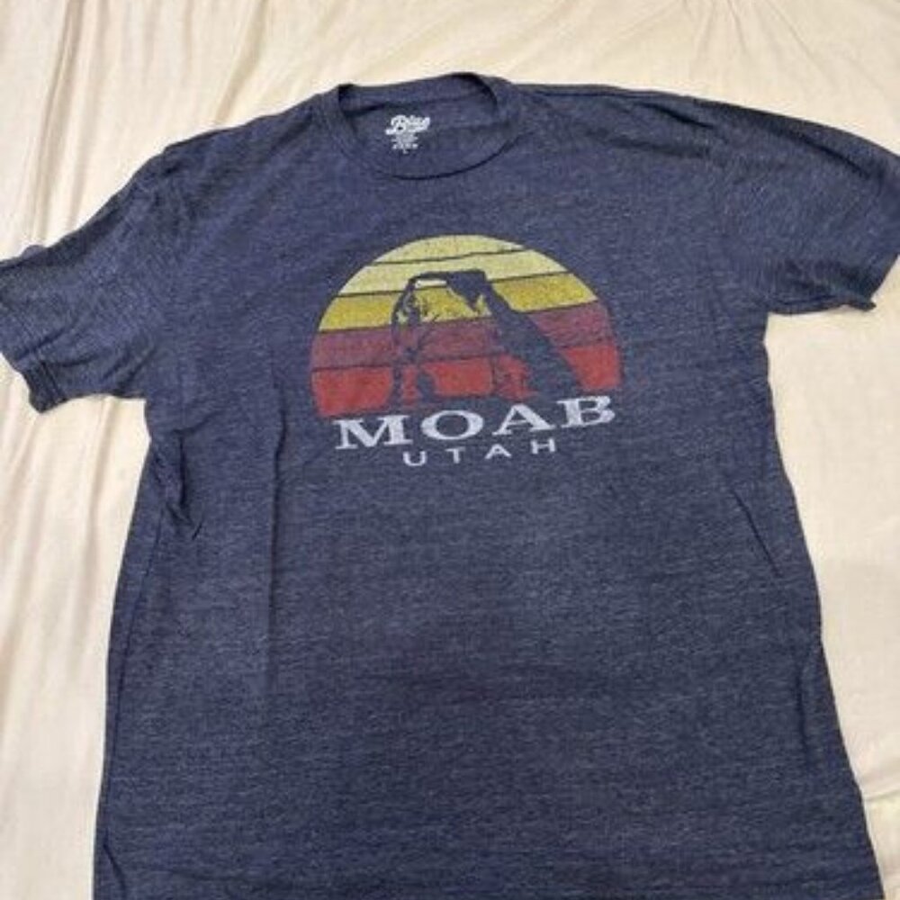 LOOK!! Moab Utah T Shirt Mens Large Blue 84 Soft Cotton Blend Camping Hiking